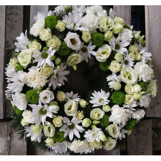 White scenery - open wreath