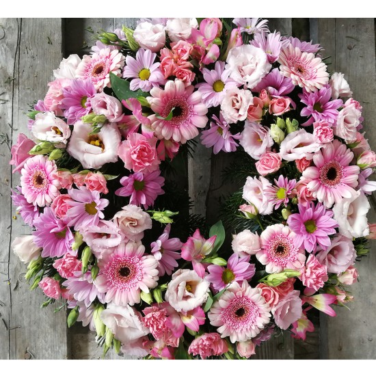 Angels in pink - open wreath